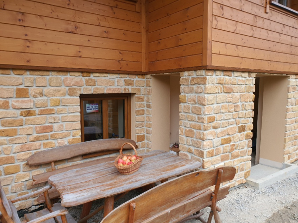 Stara cegła na ocieplenie